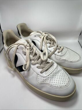 Veja Men V-10 Sneakers White - Black 12